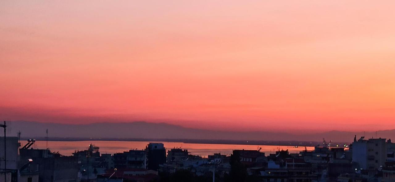 סלוניקי Sunset Rooftop Apartment מראה חיצוני תמונה
