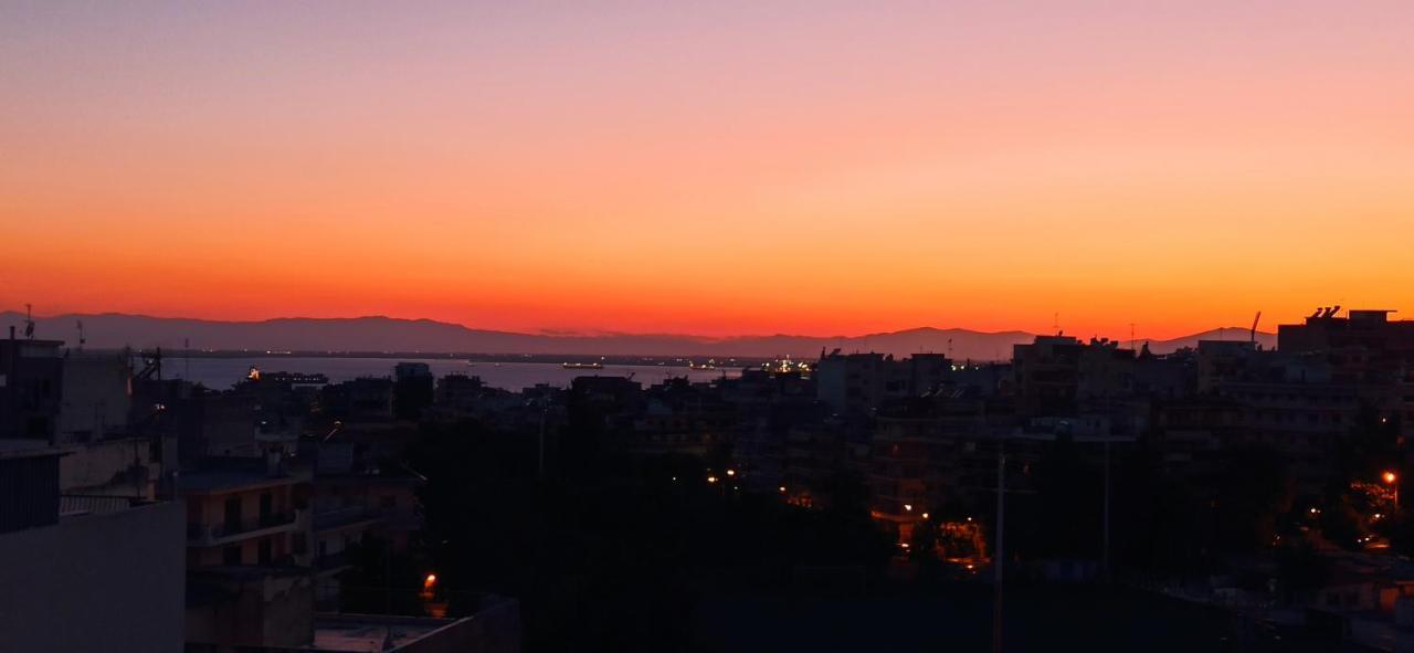 סלוניקי Sunset Rooftop Apartment מראה חיצוני תמונה